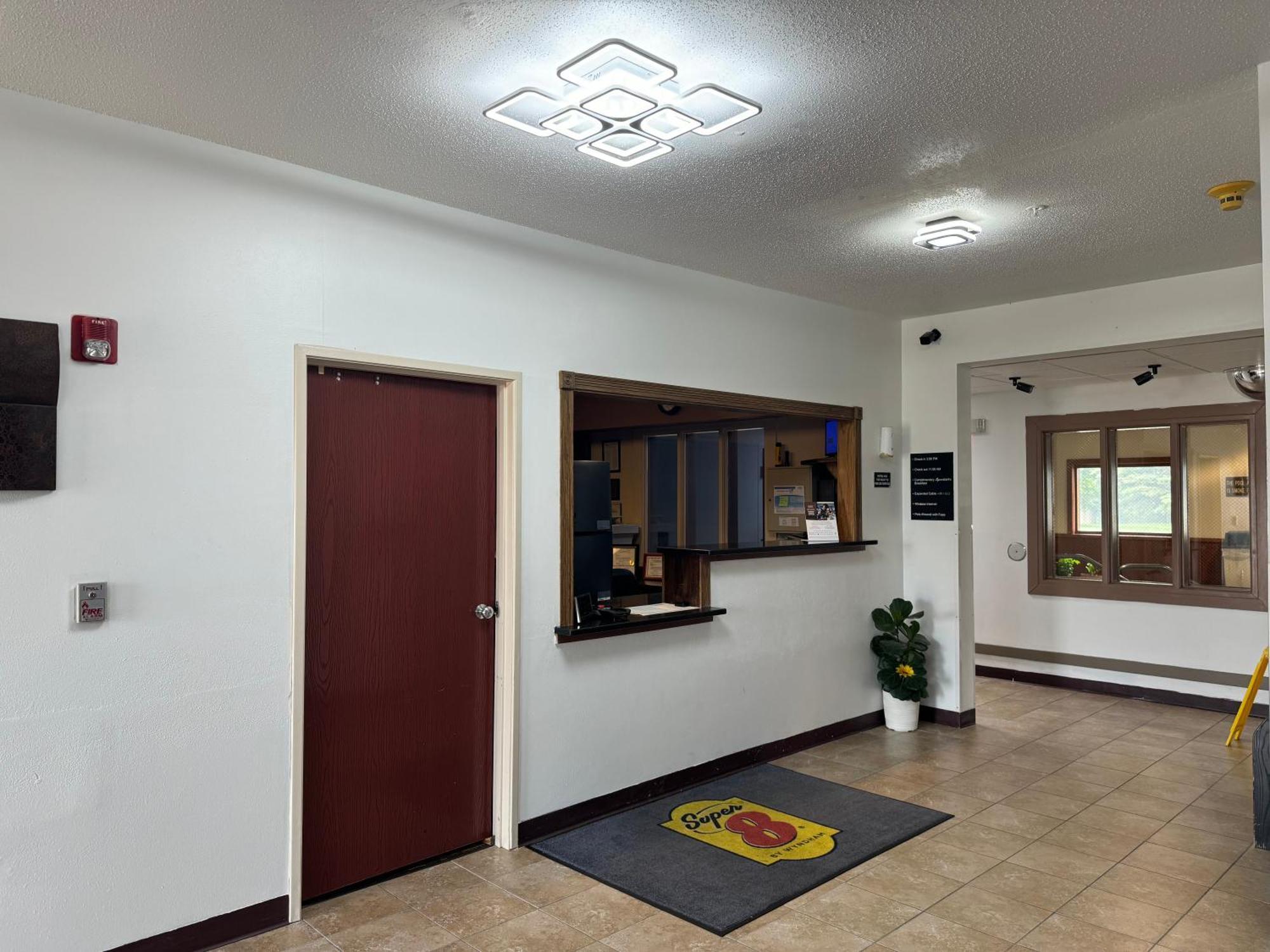 Super 8 By Wyndham Mason City Zewnętrze zdjęcie