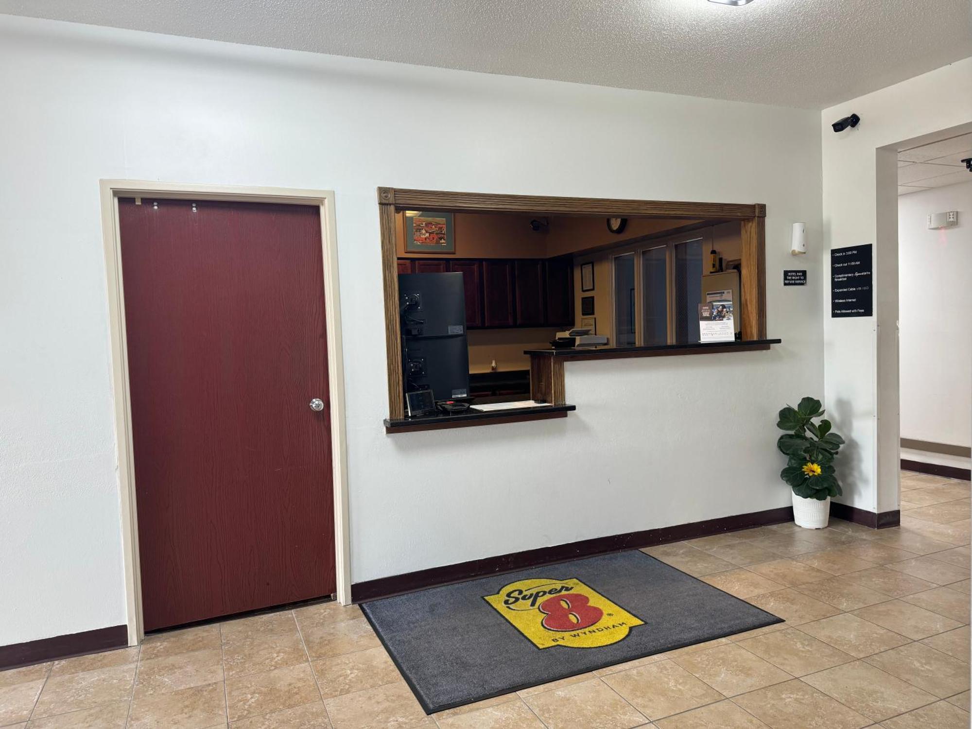 Super 8 By Wyndham Mason City Zewnętrze zdjęcie